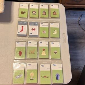 QUICKUTZ crafting embossing requires a QUICKUTZ handle tool   Lot